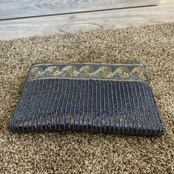 Vintage and stunning, La Regale hand beaded hand bag/clutch Blue Silver - Picture 9 of 9